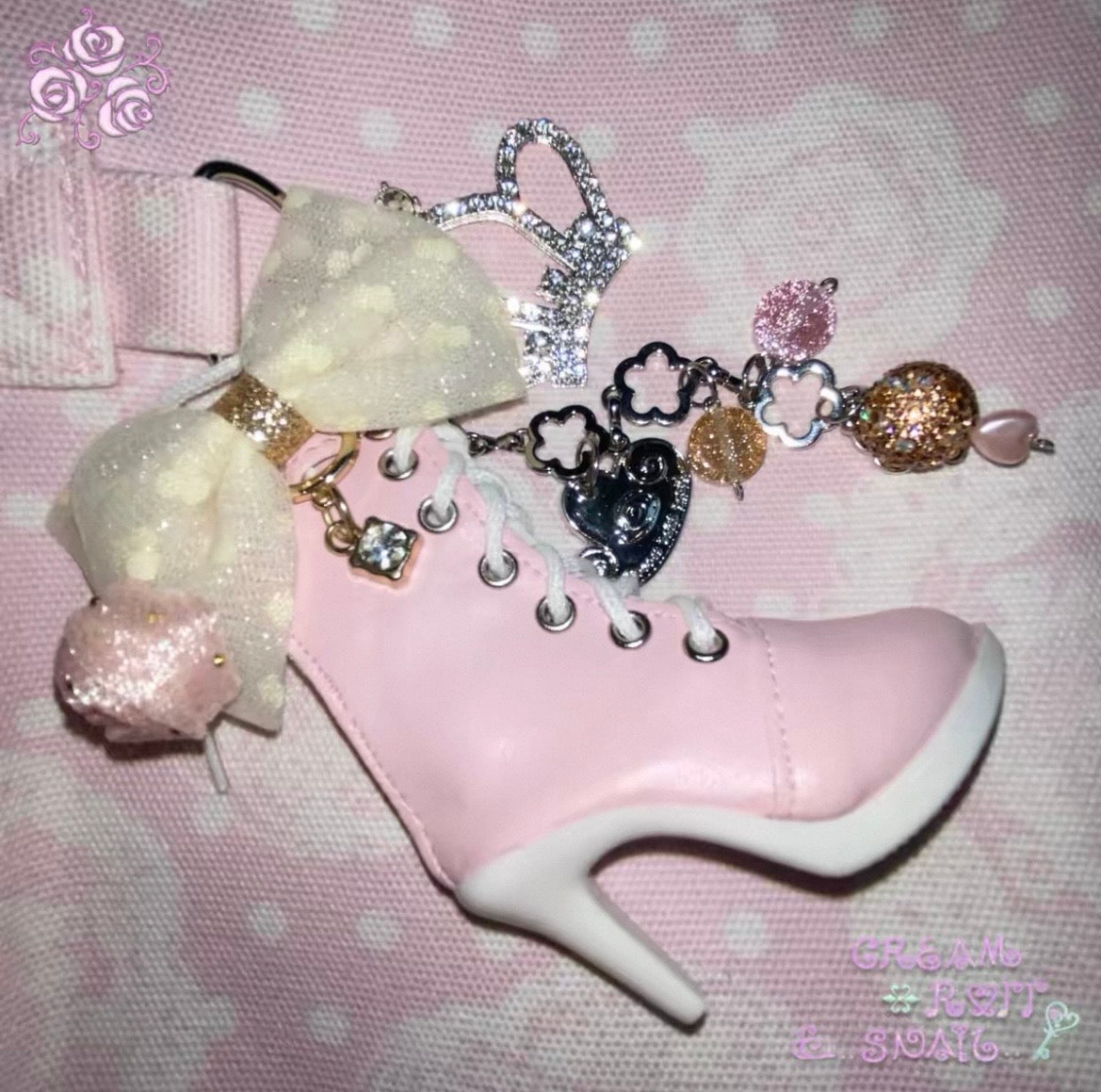卷蜗Cream roll snail / Sparkling Crown High Heel Boot Bag Charm
