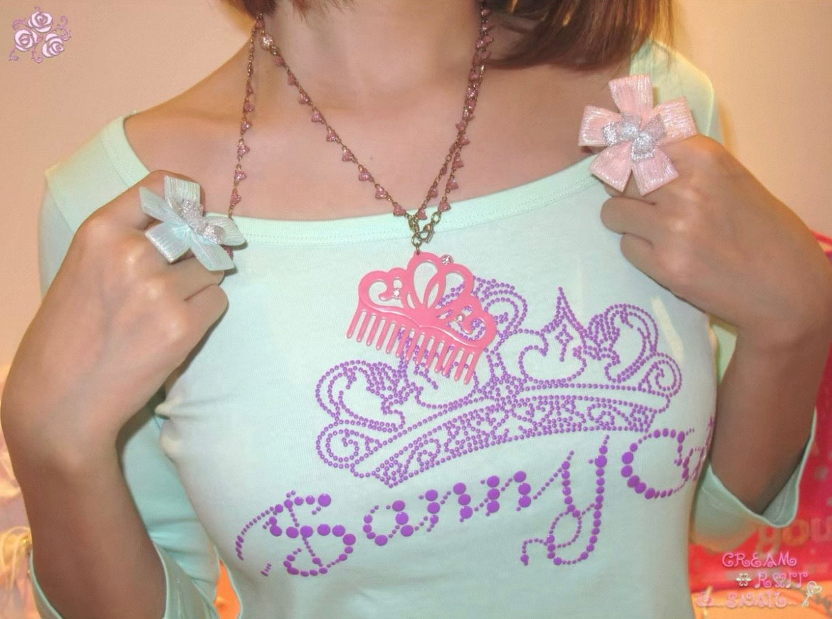 卷蜗Cream roll snail / Crown & Comb Jewel Charm Necklace